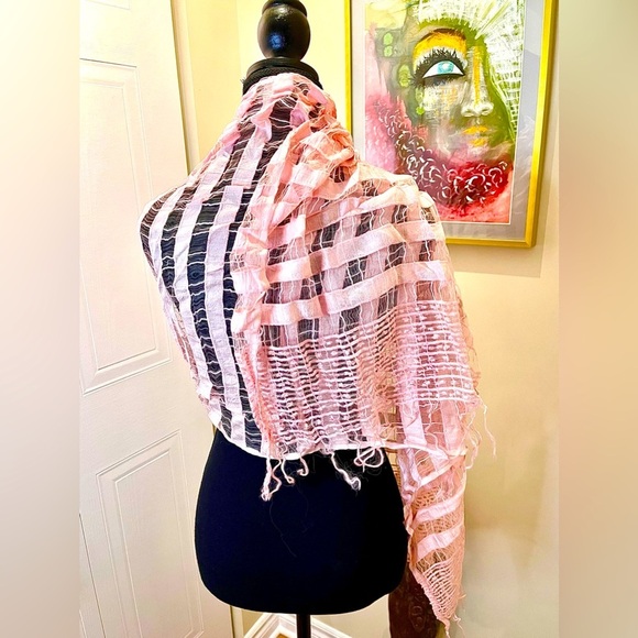 🆕🆒💕  Tunisian pashmina, delicate design & knotted fringe 💕✨ - Picture 6 of 8